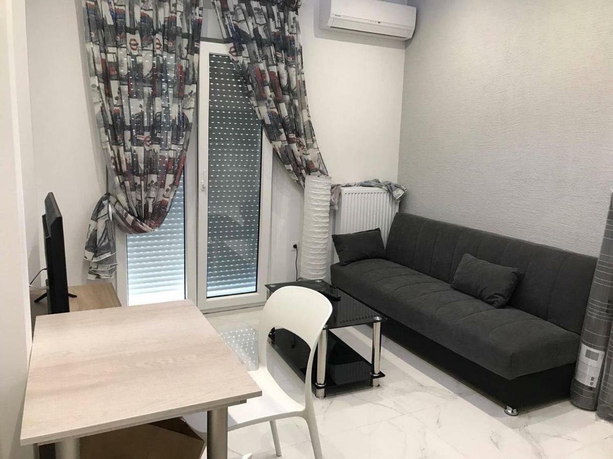 Filippou 13 Luxury Aprts With Balcony Appartamento Salonicco